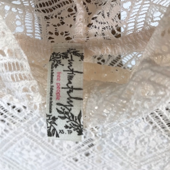 SWEET MEMORIES IVORY SHEER LACE TURTLENECK TOP - Picture 7 of 8